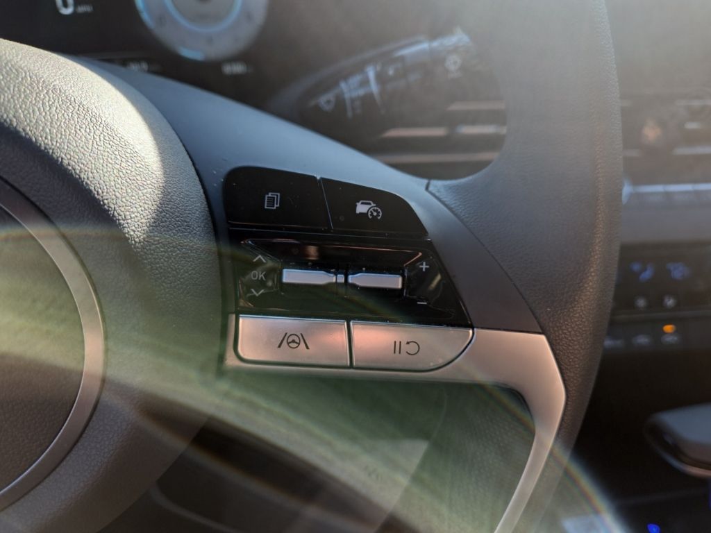 2024 Hyundai Elantra SEL photo 13