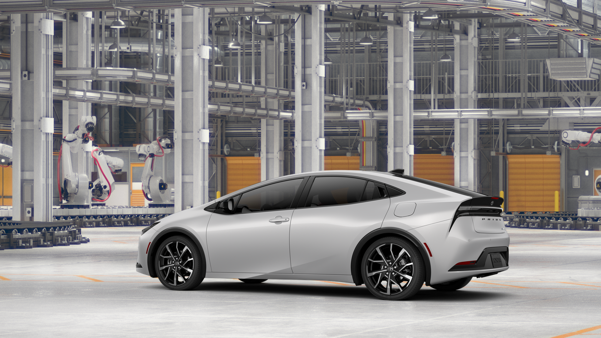 2026 Toyota Prius Plug-in Hybrid XSE photo 5