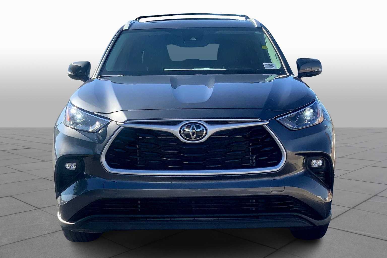 2024 Toyota Highlander XLE photo 3