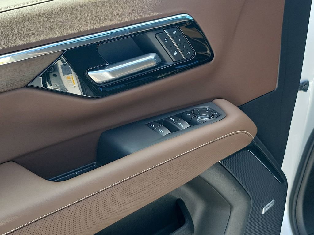 2025 Chevrolet Suburban High Country photo 44