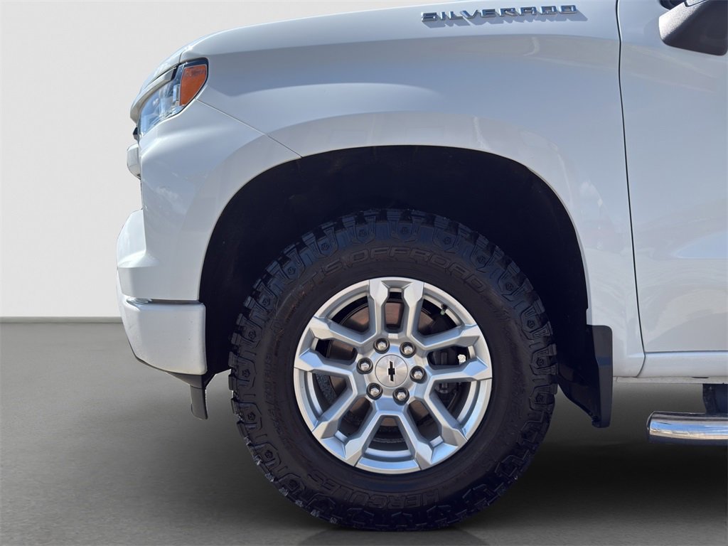 2023 Chevrolet Silverado RST photo 5