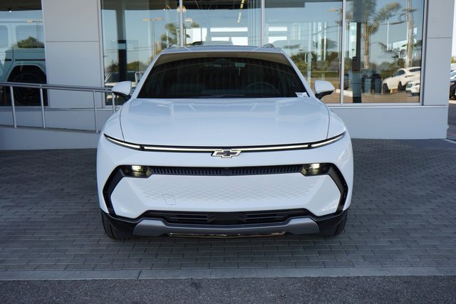 2025 Chevrolet Equinox EV 1LT photo 2