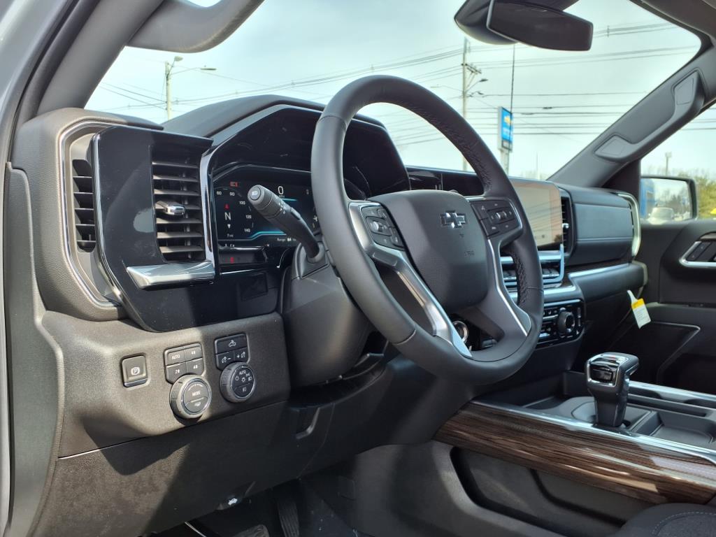 2025 Chevrolet Silverado 1500 RST photo 11
