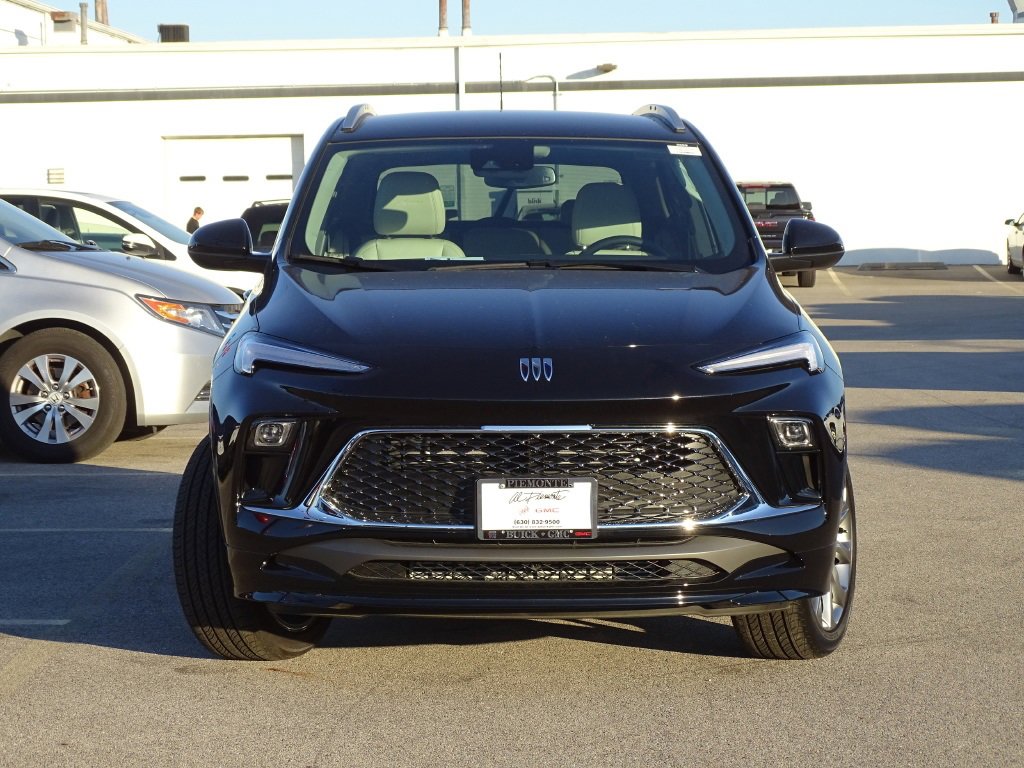 2024 Buick Encore GX Avenir photo 2