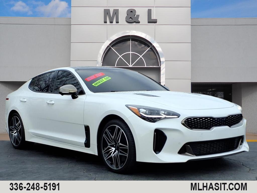 2023 Kia Stinger GT2's photo