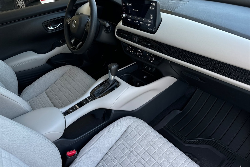 2026 Honda HR-V LX photo 15