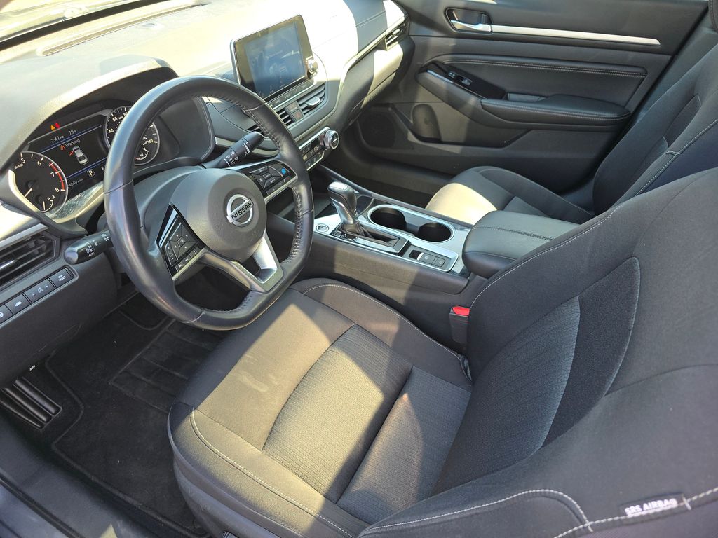 2020 Nissan Altima 2.5 SV photo 14