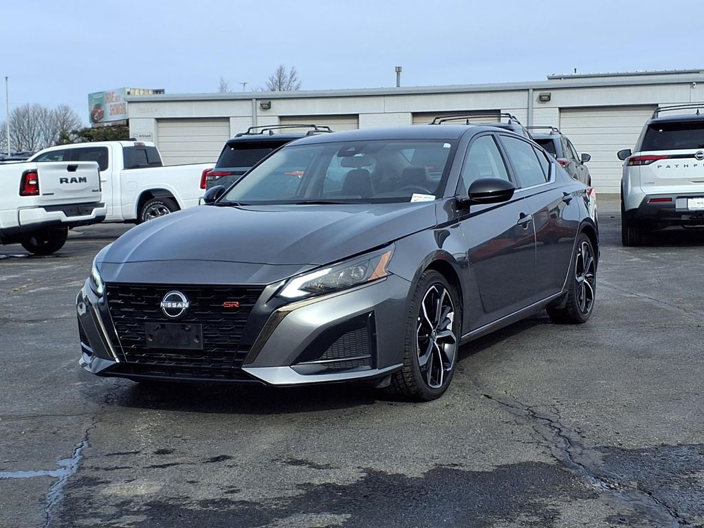 Used 2024 Nissan Altima SR with VIN 1N4BL4CV3RN365941 for sale in Kansas City
