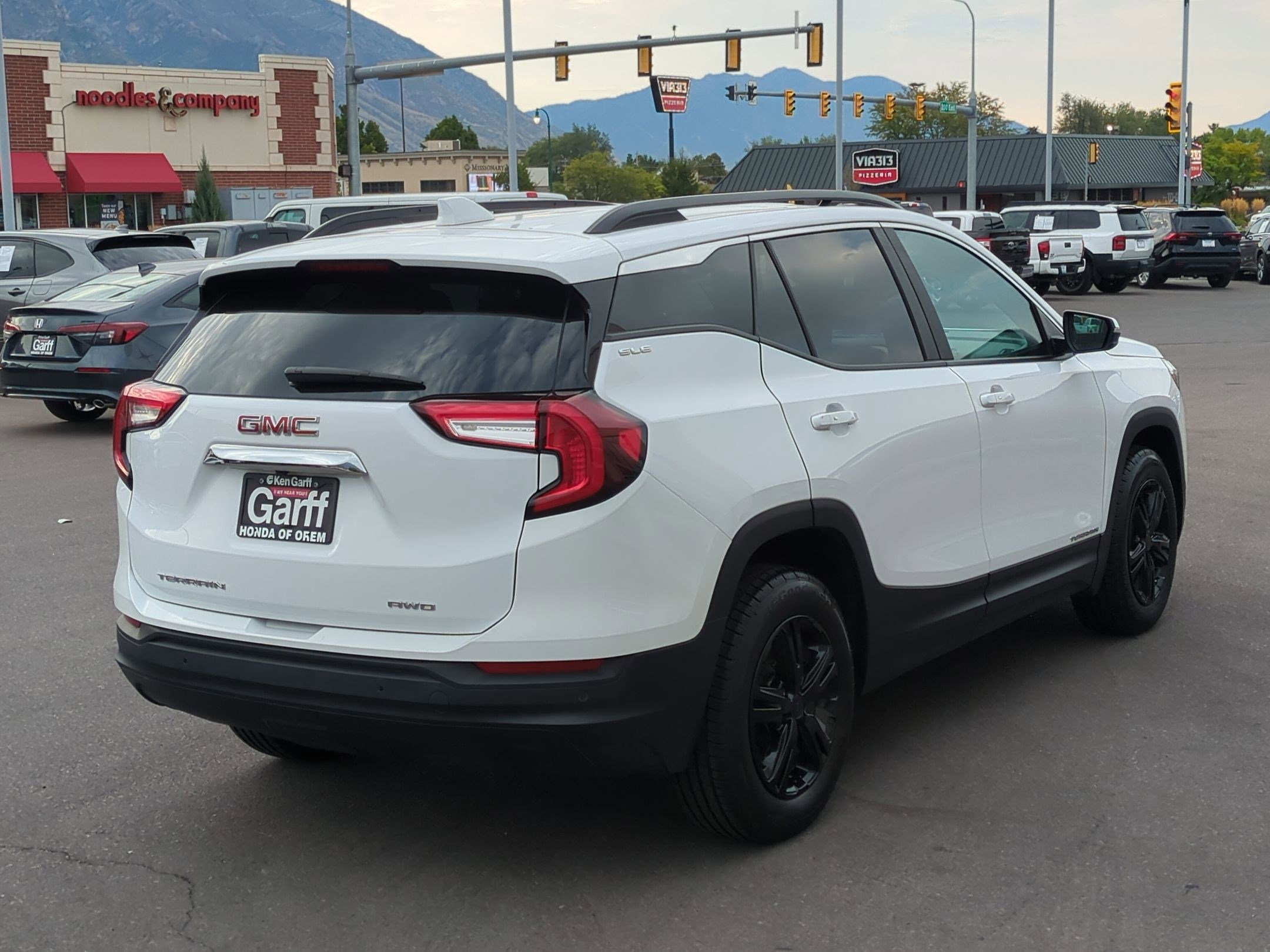 2023 Gmc Terrain SLE photo 3