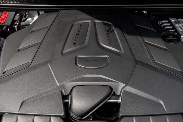 2025 Porsche Cayenne Coupe photo 30