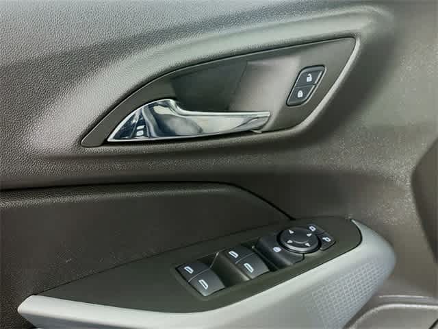 2025 Chevrolet Trax LS photo 18