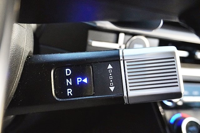 Used 2025 Blue Hyundai SEL image 30