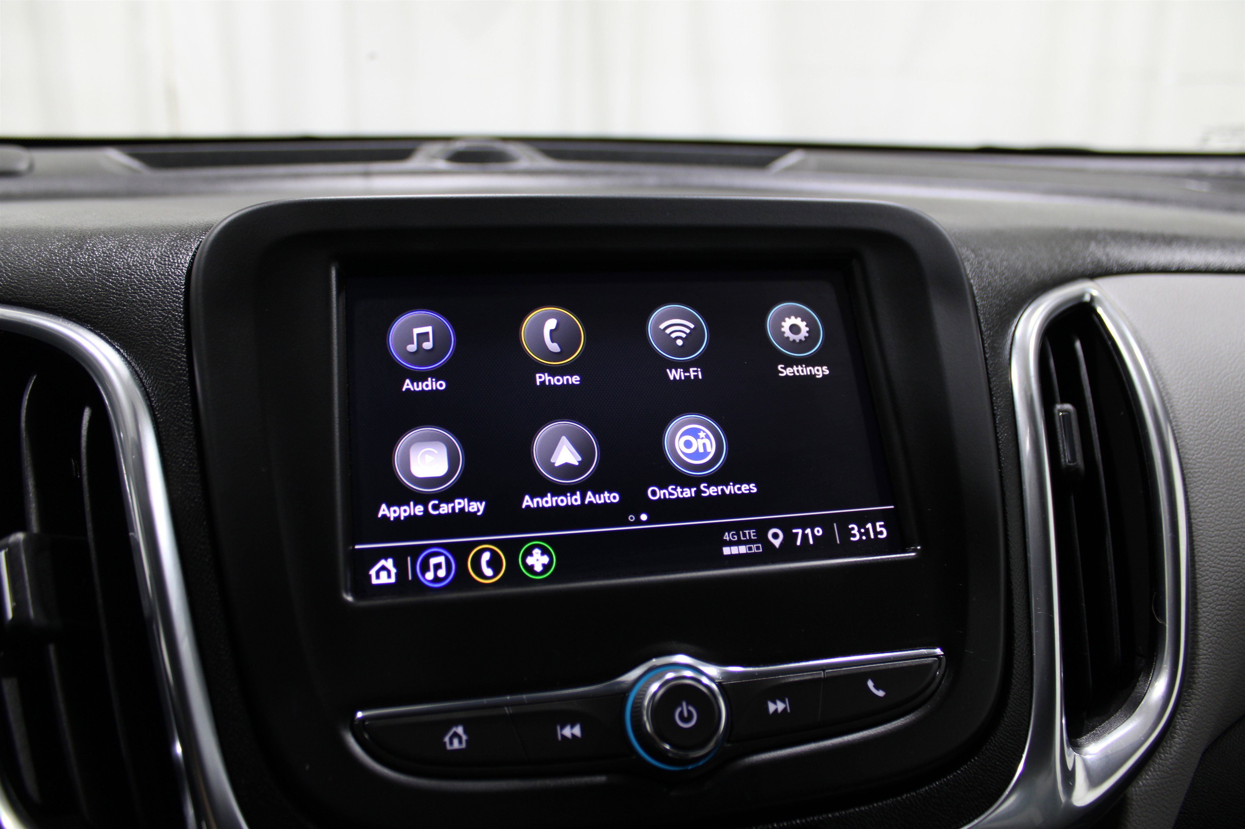 2023 Chevrolet Equinox LS photo 11