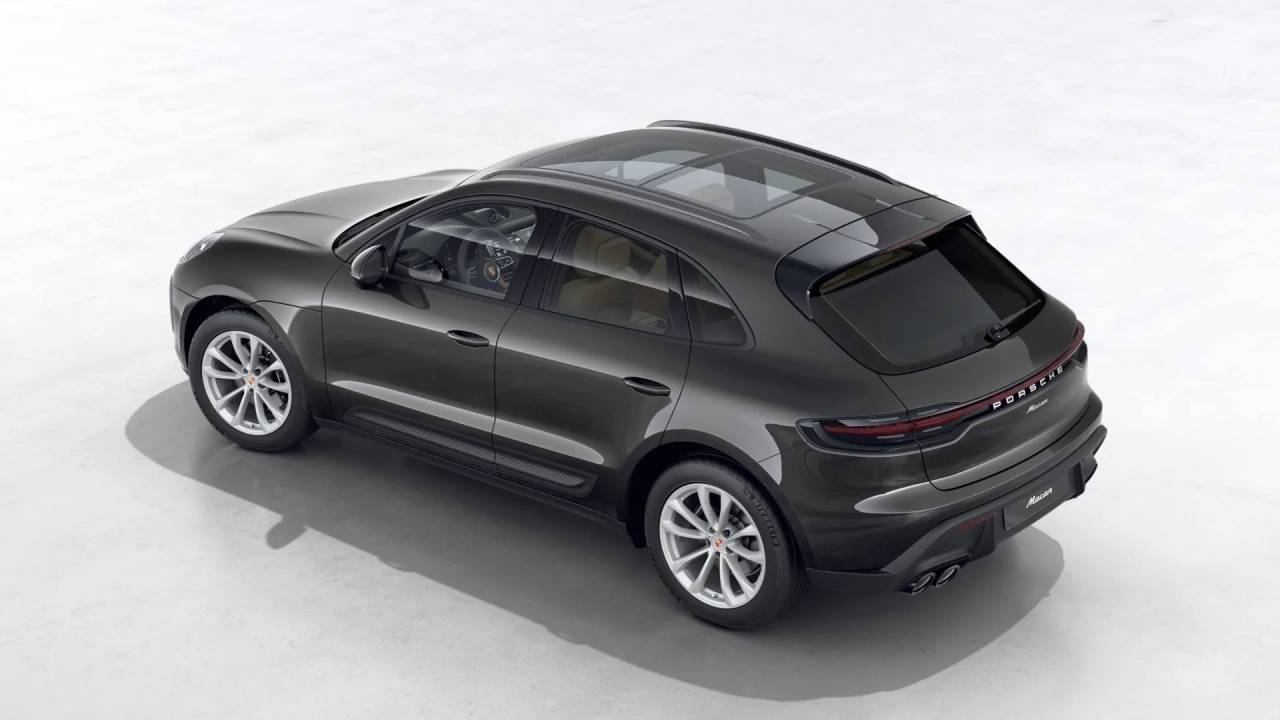 2026 Porsche Macan Base photo 3