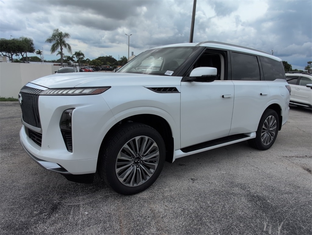 2026 Infiniti QX80 Luxe photo 4