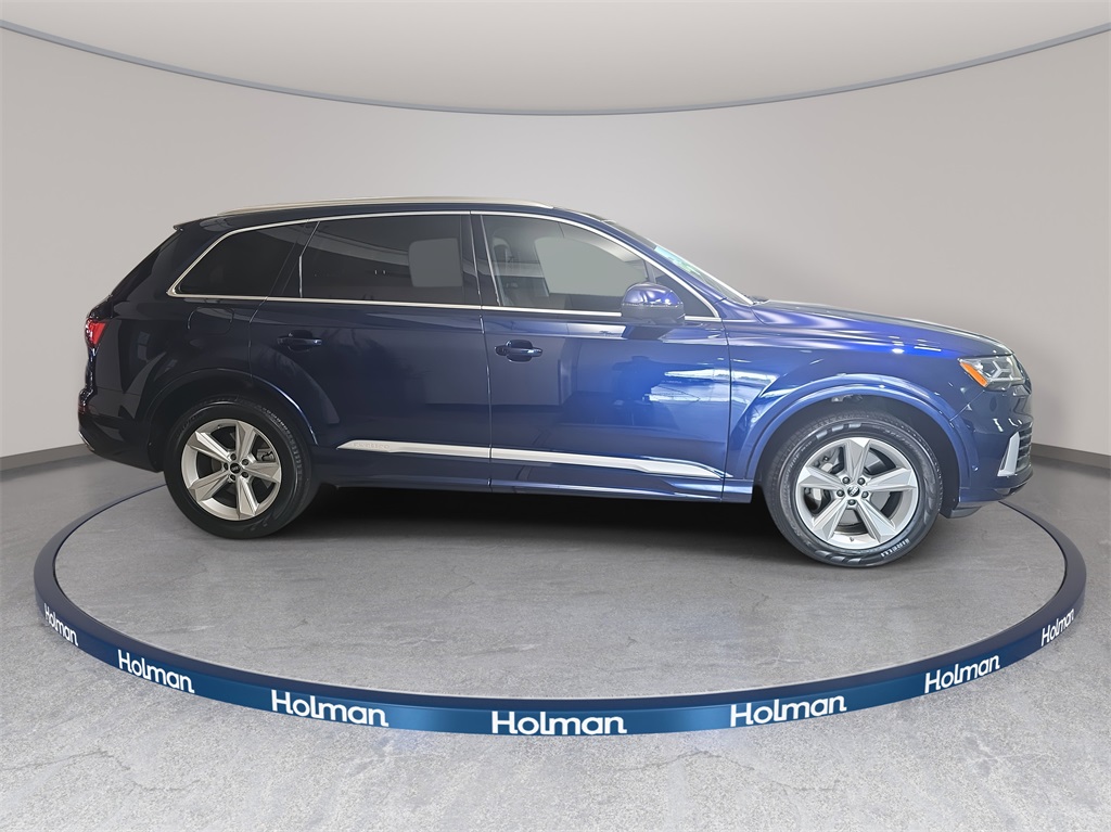 2022 Audi Q7 55 Premium photo 3