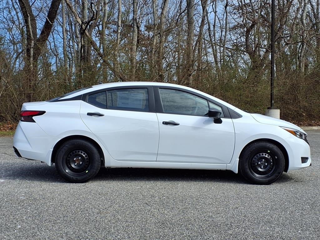 2025 Nissan Versa S photo 4