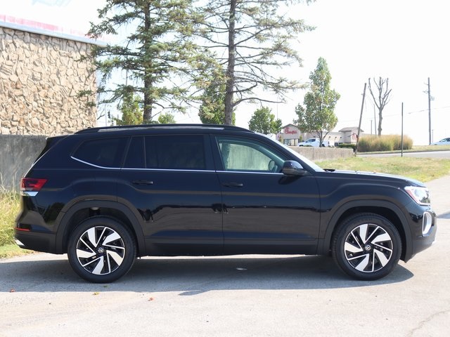 2026 Volkswagen Atlas SE Technology photo 2