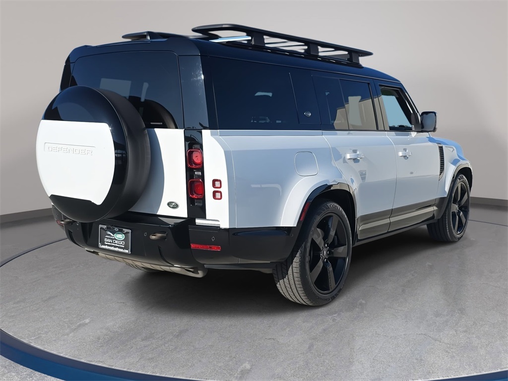 2023 Land Rover Defender 130 X-Dynamic SE photo 2