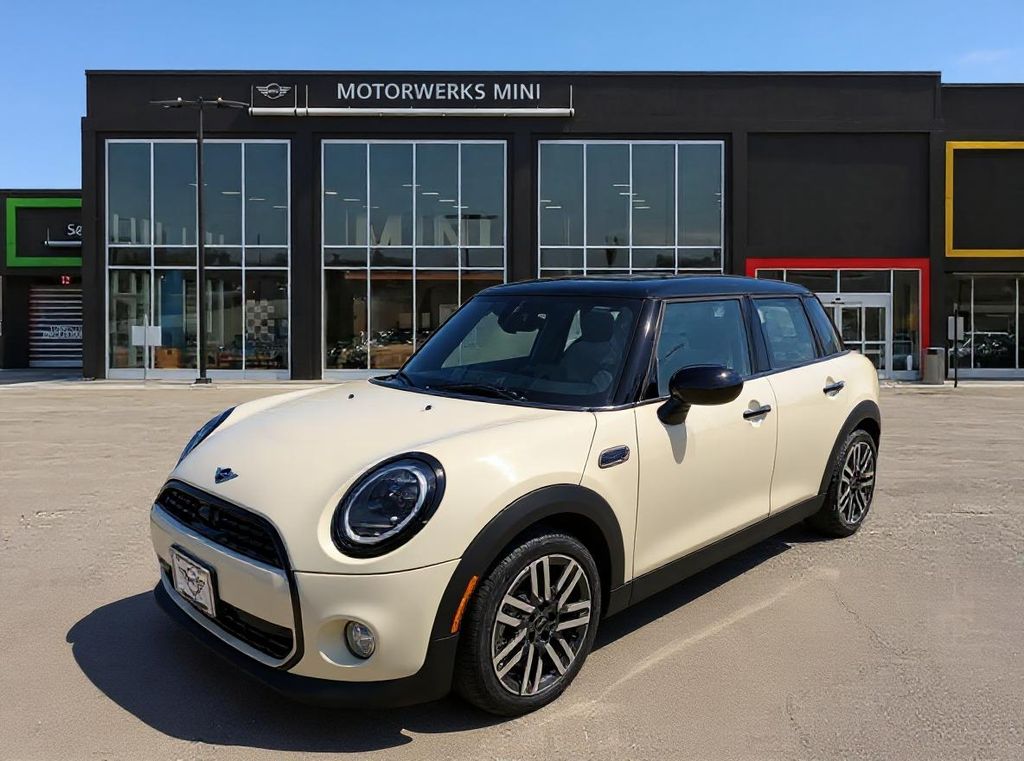 2026 MINI Hardtop 4 Door Oxford Edition's photo