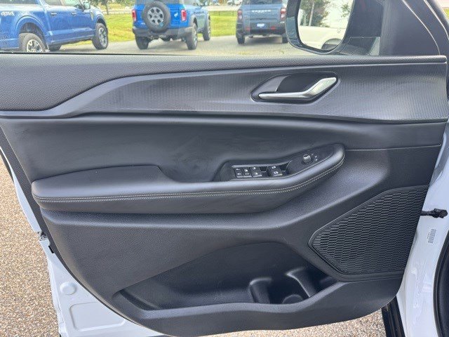 2024 Jeep Grand Cherokee Altitude photo 8