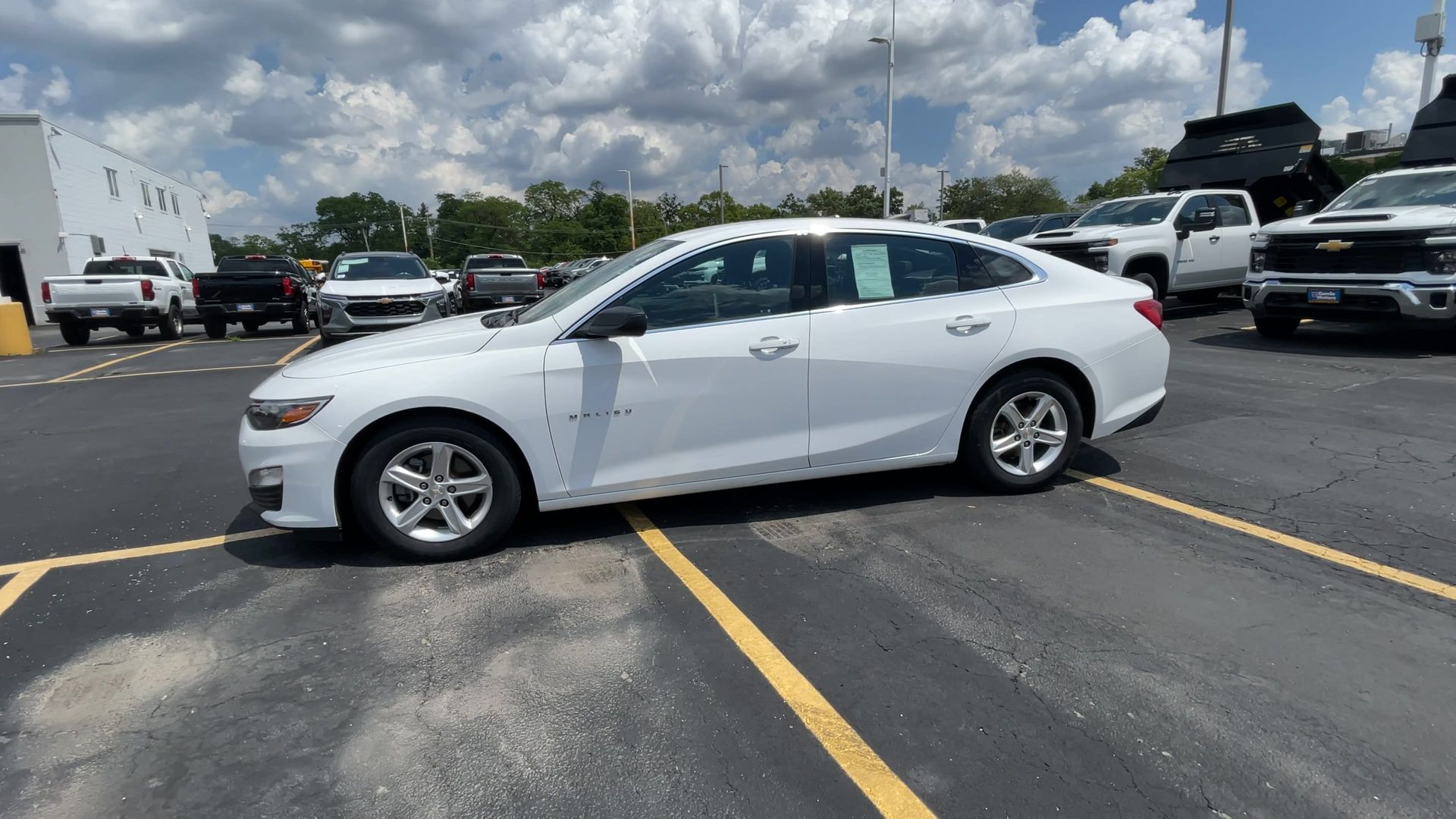 2022 Chevrolet Malibu LS photo 5