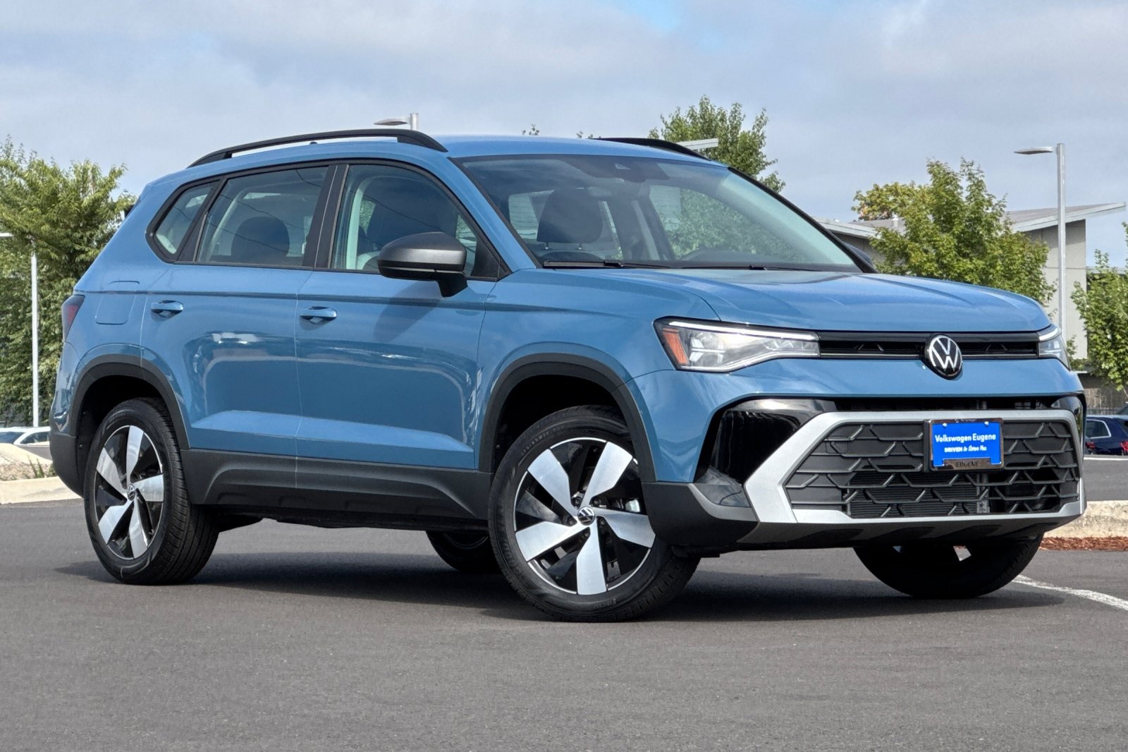 2025 Volkswagen Taos S's photo