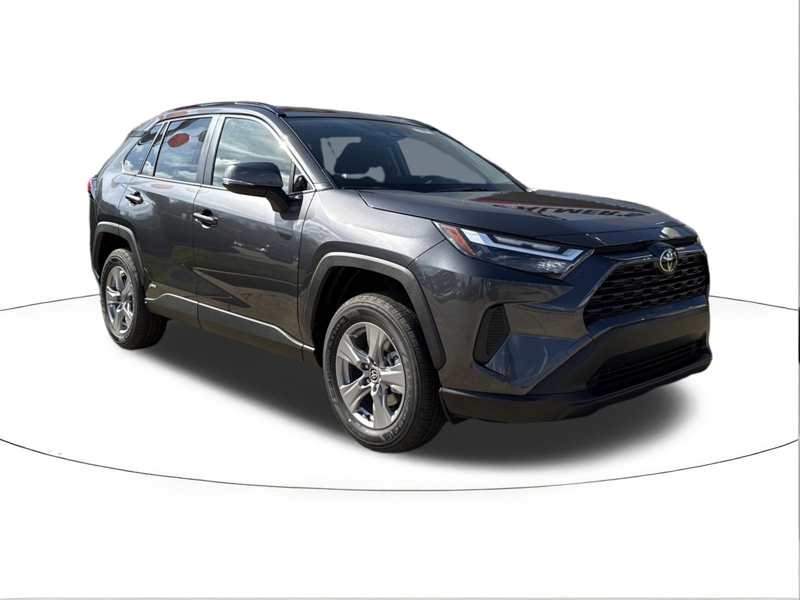 2025 Toyota RAV4 XLE's photo