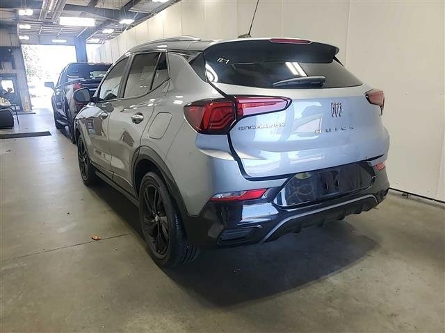 2024 Buick Encore GX Sport Touring photo 2
