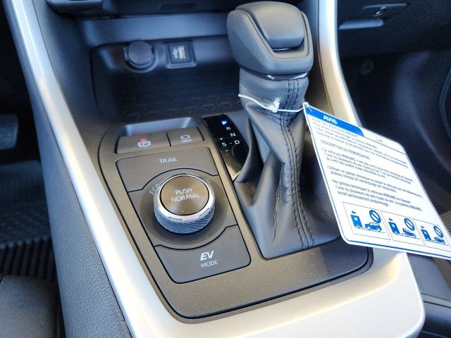 2025 Toyota RAV4 Hybrid LE photo 14