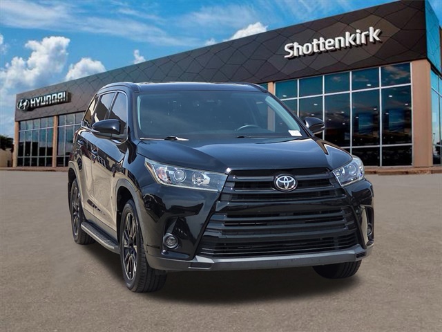 2019 Toyota Highlander SE photo 2