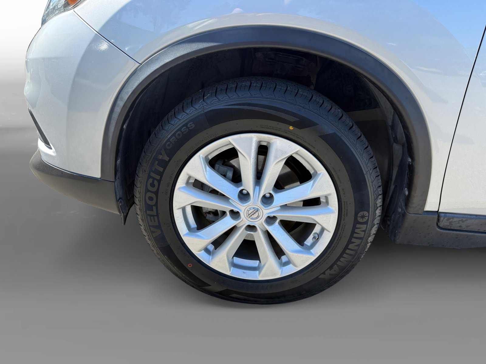 2015 Nissan Rogue SV photo 9