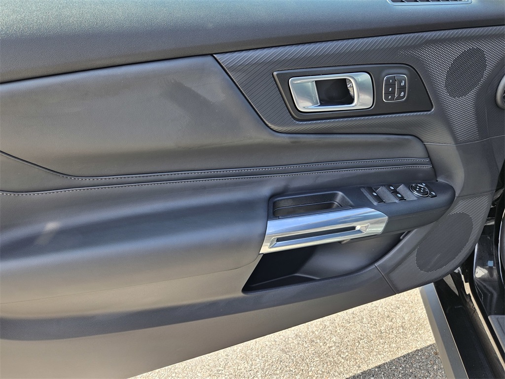 2025 Ford Mustang GT Premium Convertible photo 12