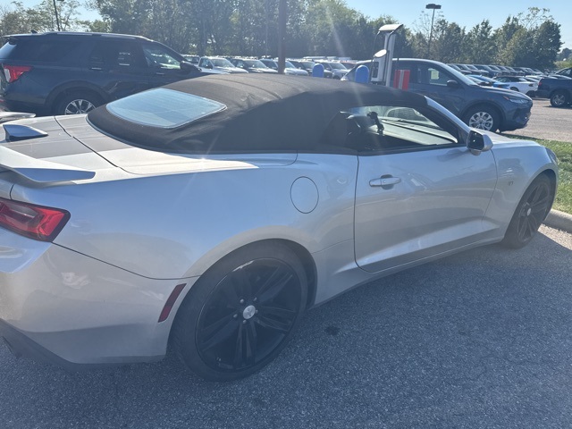 2017 Chevrolet Camaro 1LT photo 3