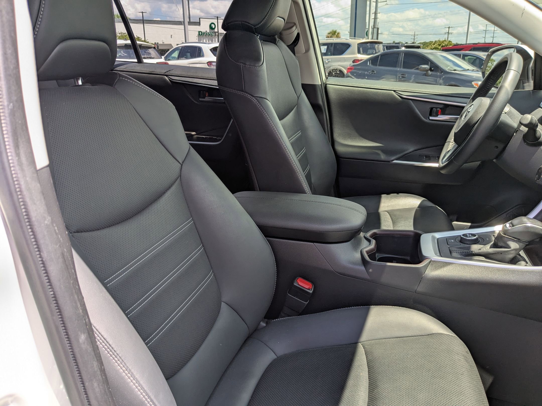 2022 Toyota RAV4 Hybrid Limited photo 34