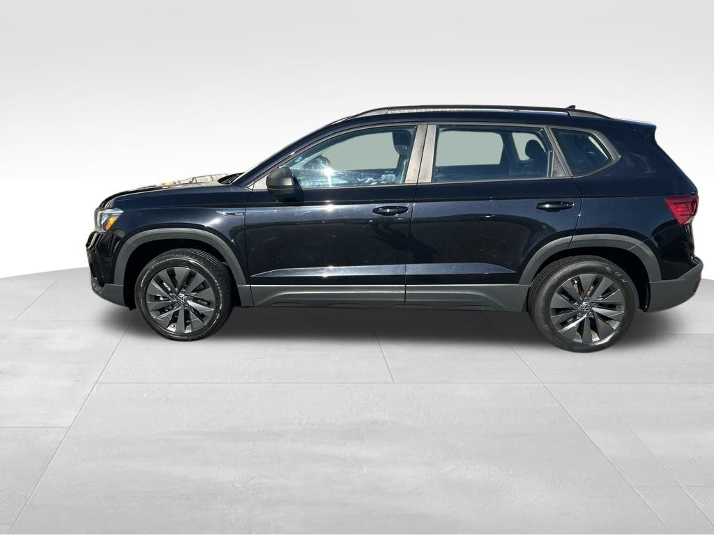2022 Volkswagen Taos S photo 2
