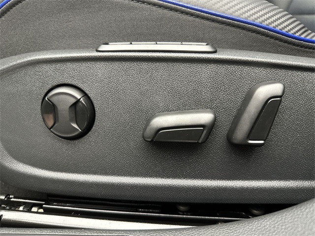 2024 Volkswagen Golf R TSI photo 4