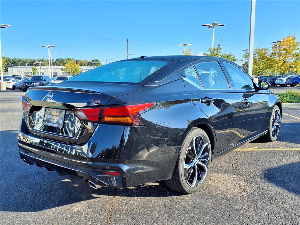 2024 Nissan Altima 2.5 SR photo 11