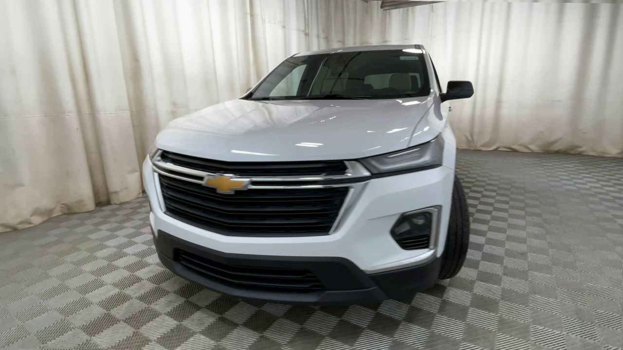 2023 Chevrolet Traverse LS photo 3