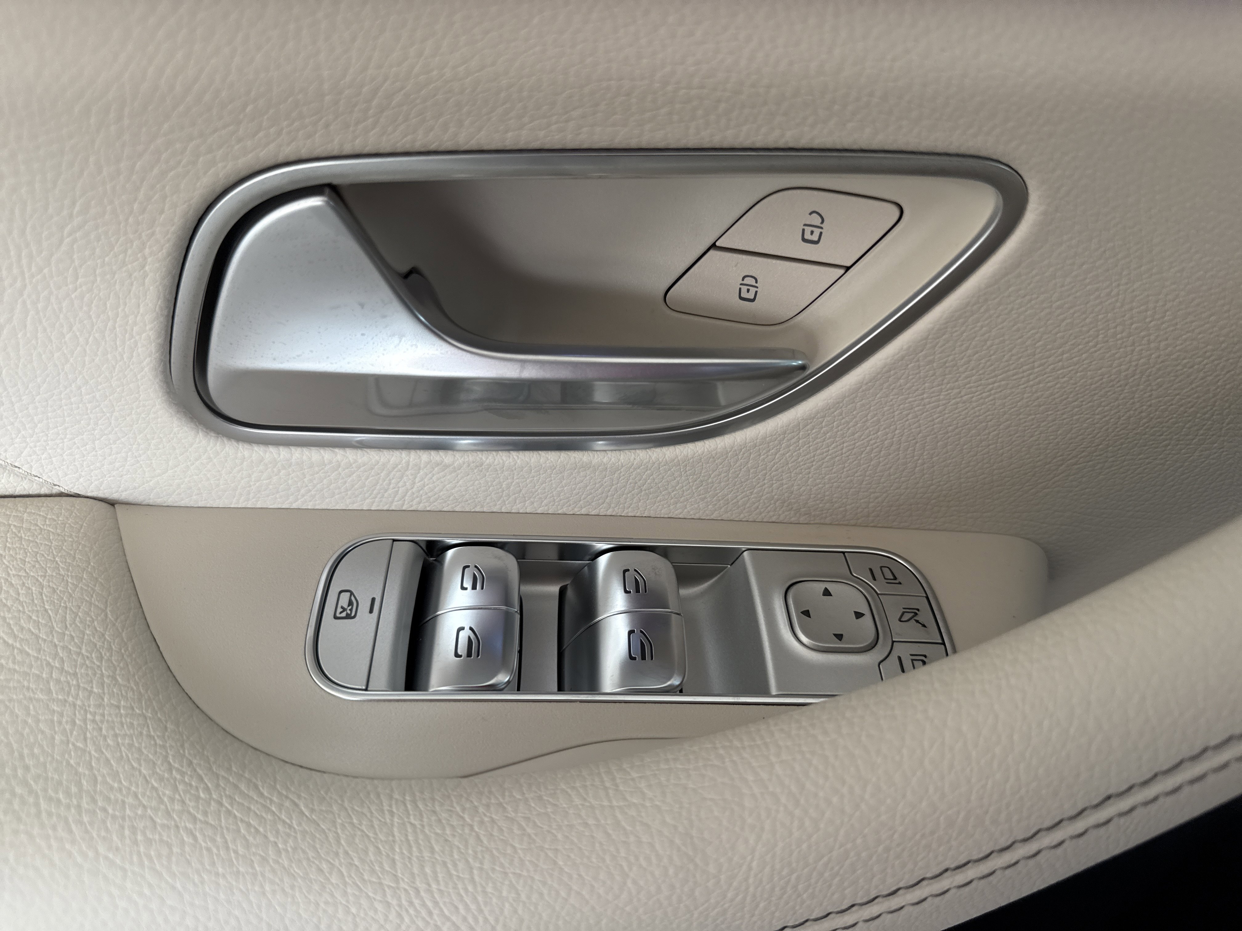 2026 Mercedes Benz GLE 350 photo 2