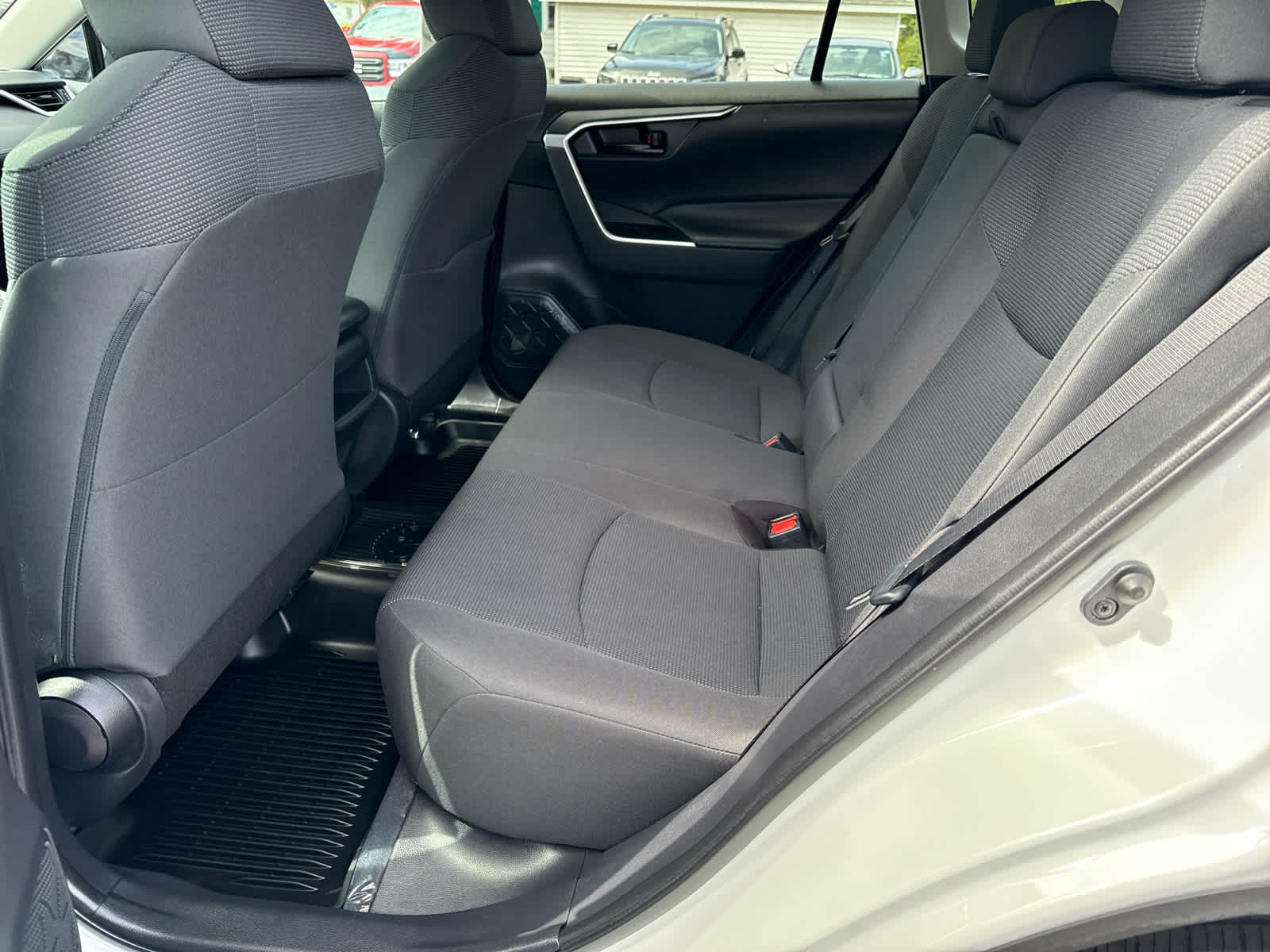 2019 Toyota RAV4 LE photo 12