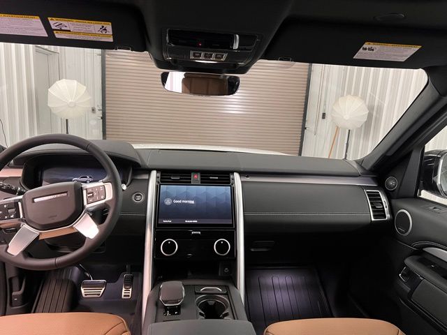 2025 Land Rover Discovery SE photo 17