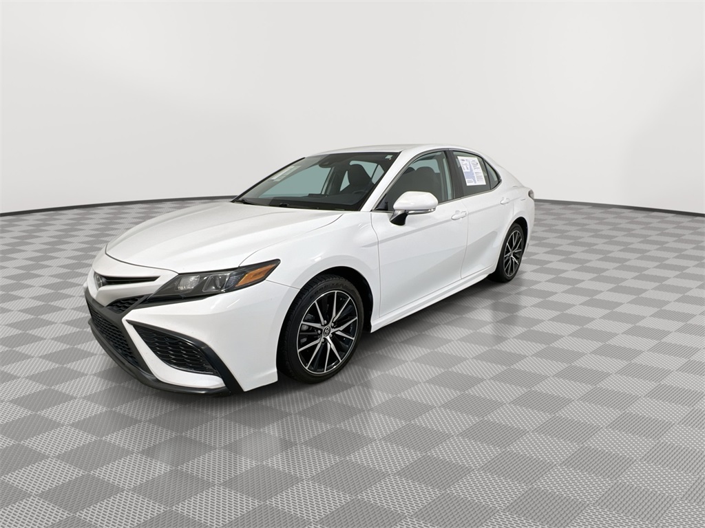 2023 Toyota Camry SE photo 4