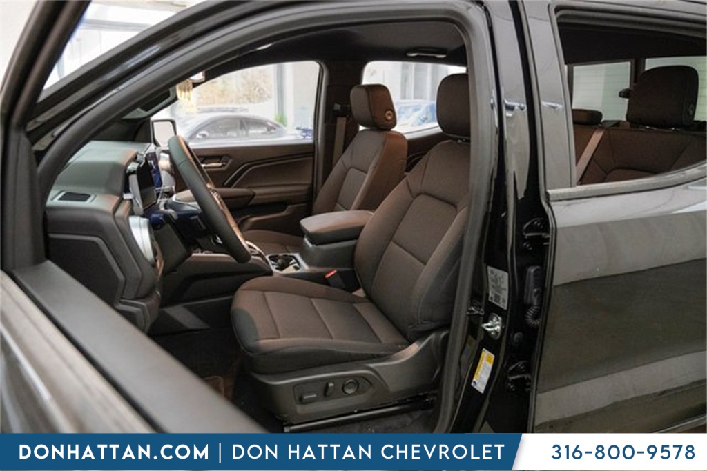 2026 Chevrolet Colorado LT photo 3