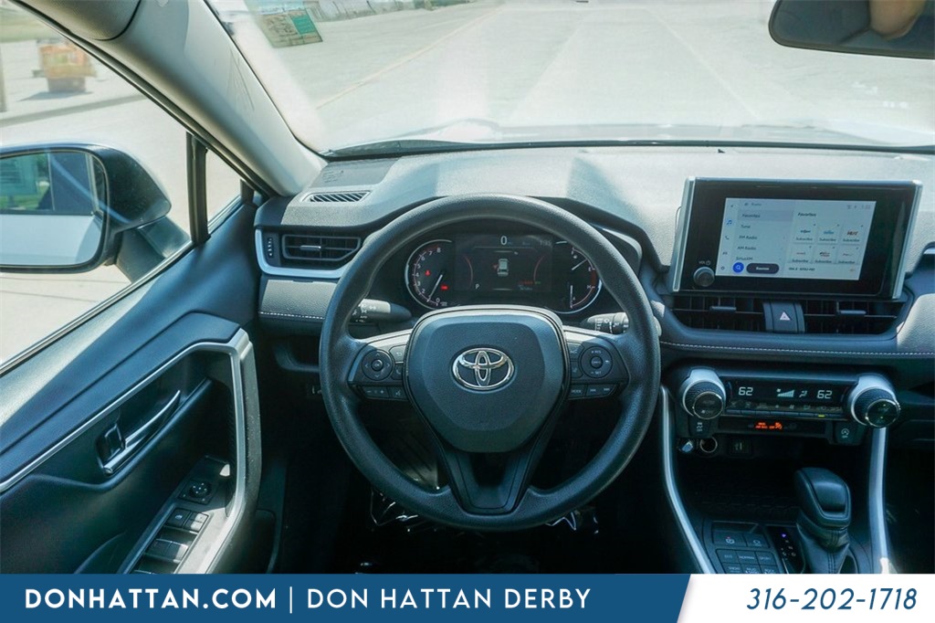 2024 Toyota RAV4 XLE photo 4
