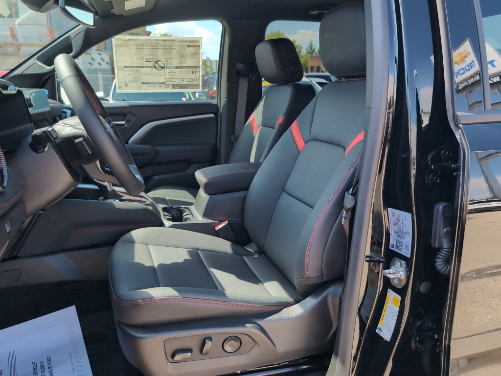 2025 Chevrolet Colorado Z71 photo 28