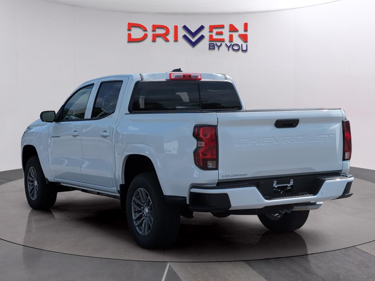 2025 Chevrolet Colorado Work Truck LT photo 3