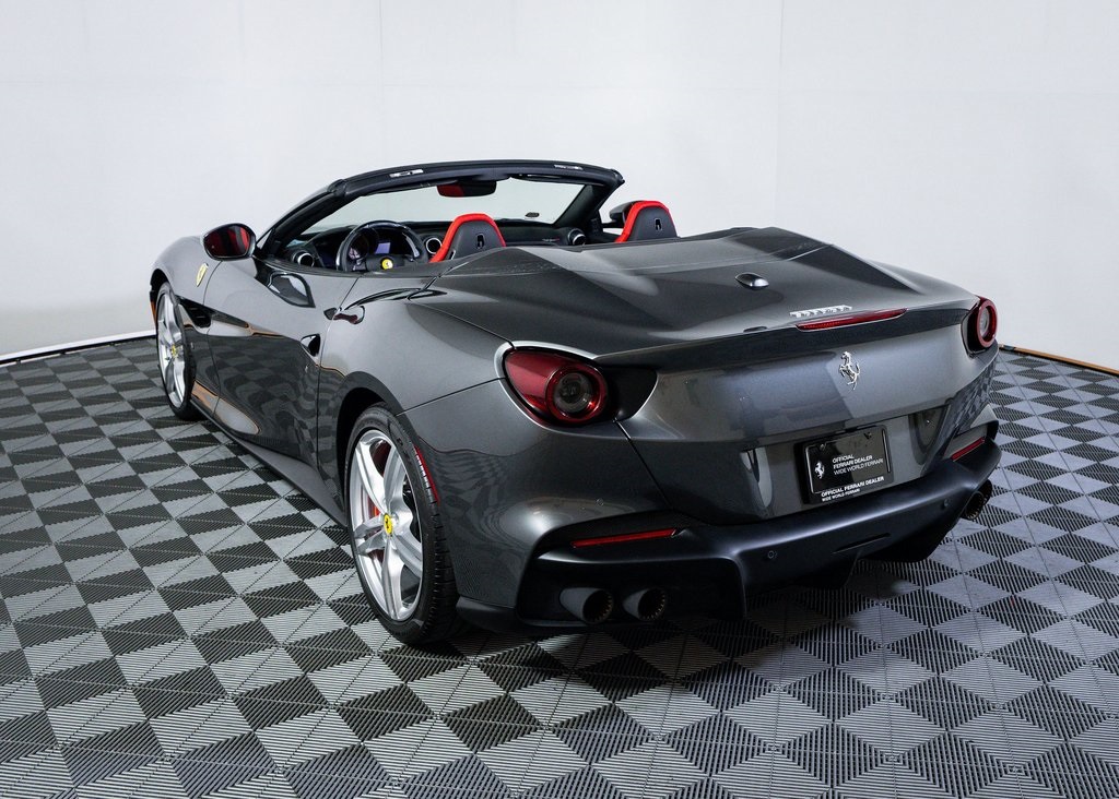 2023 Ferrari Portofino Base photo 17