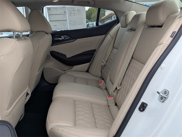 2023 Nissan Maxima Platinum photo 12