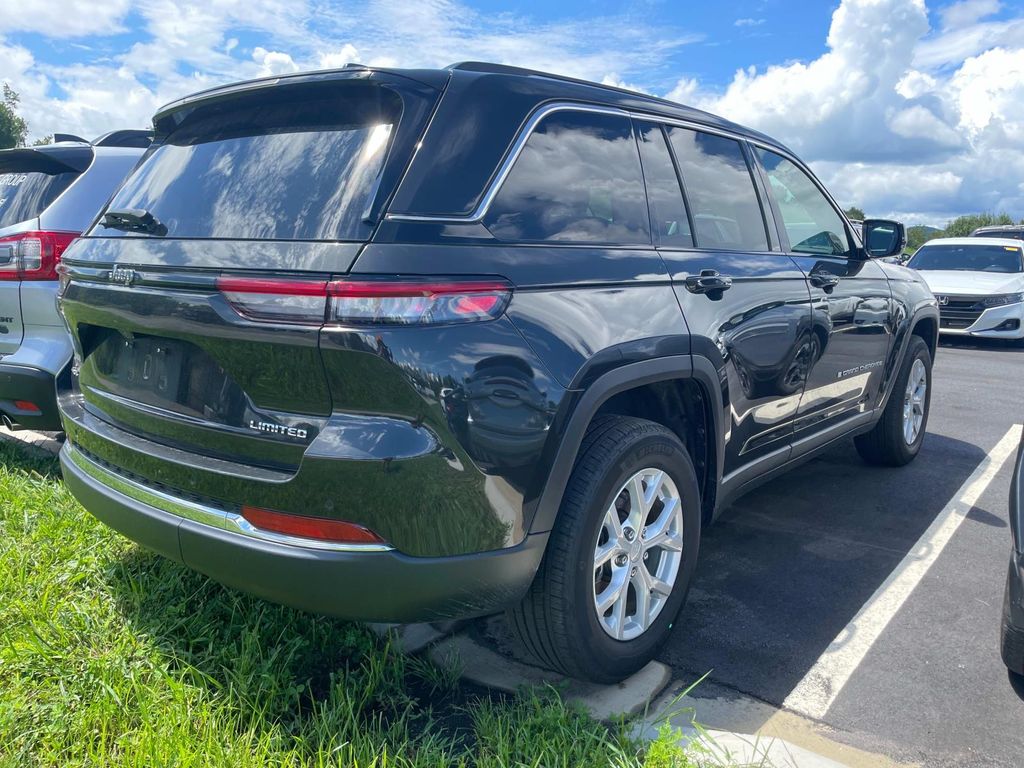 2023 Jeep Grand Cherokee Limited photo 3